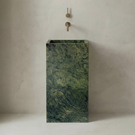 Lavabo Totem Seren en Cuarcita Verde Amazonia sin agujero para grifo, diseño monolítico de piedra natural.