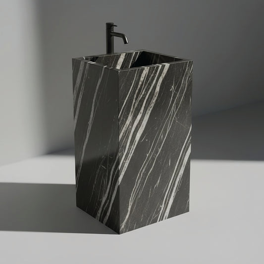 Lavabo Totem Seren en Cuarcita Belvedere Luxurious sin agujero, cuarcita negra pulida con vetas doradas.