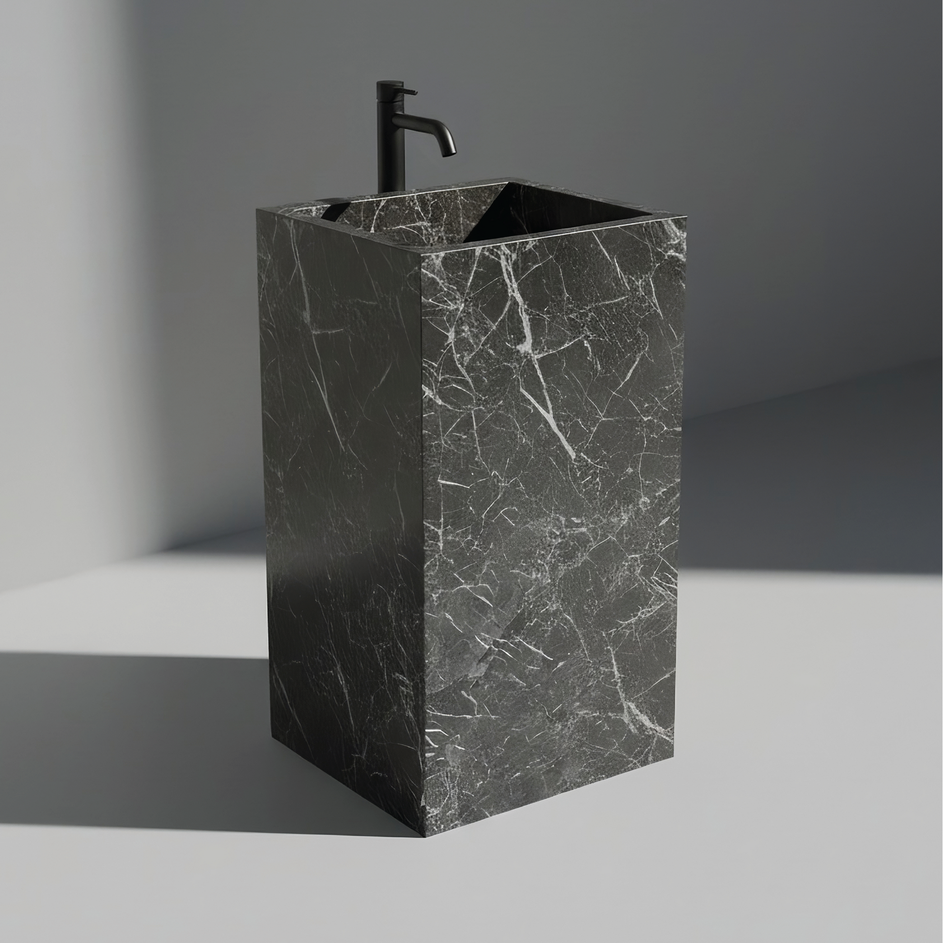 Lavabo Totem Seren en Mármol Iris sin agujero, piedra natural pulida con vetas suaves y tonos equilibrados.