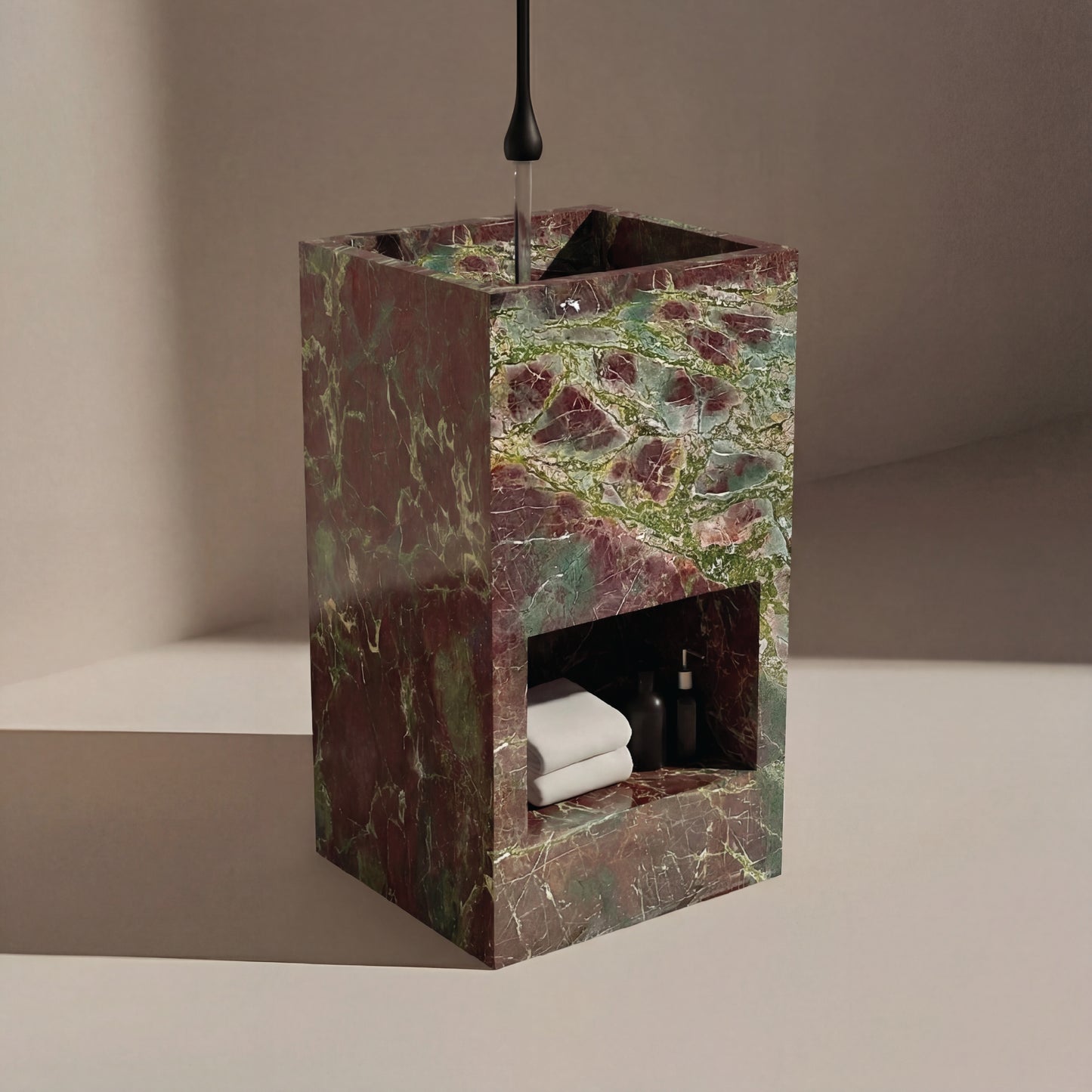 Lavabo tótem de piedra Áureo en cuarcita Granada Honza Decor