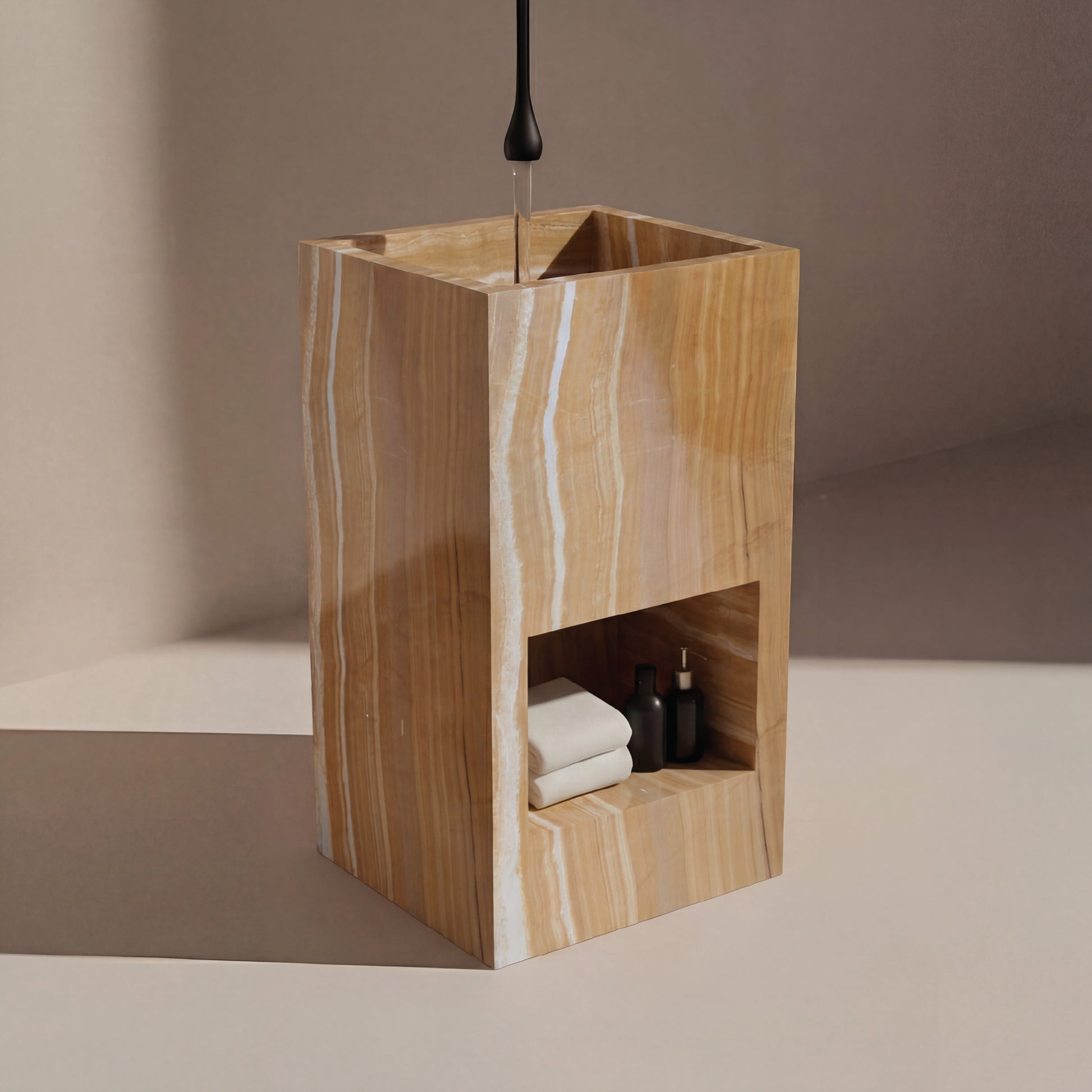 Lavabo Totem Áureo en Ónix Dorado con nicho frontal