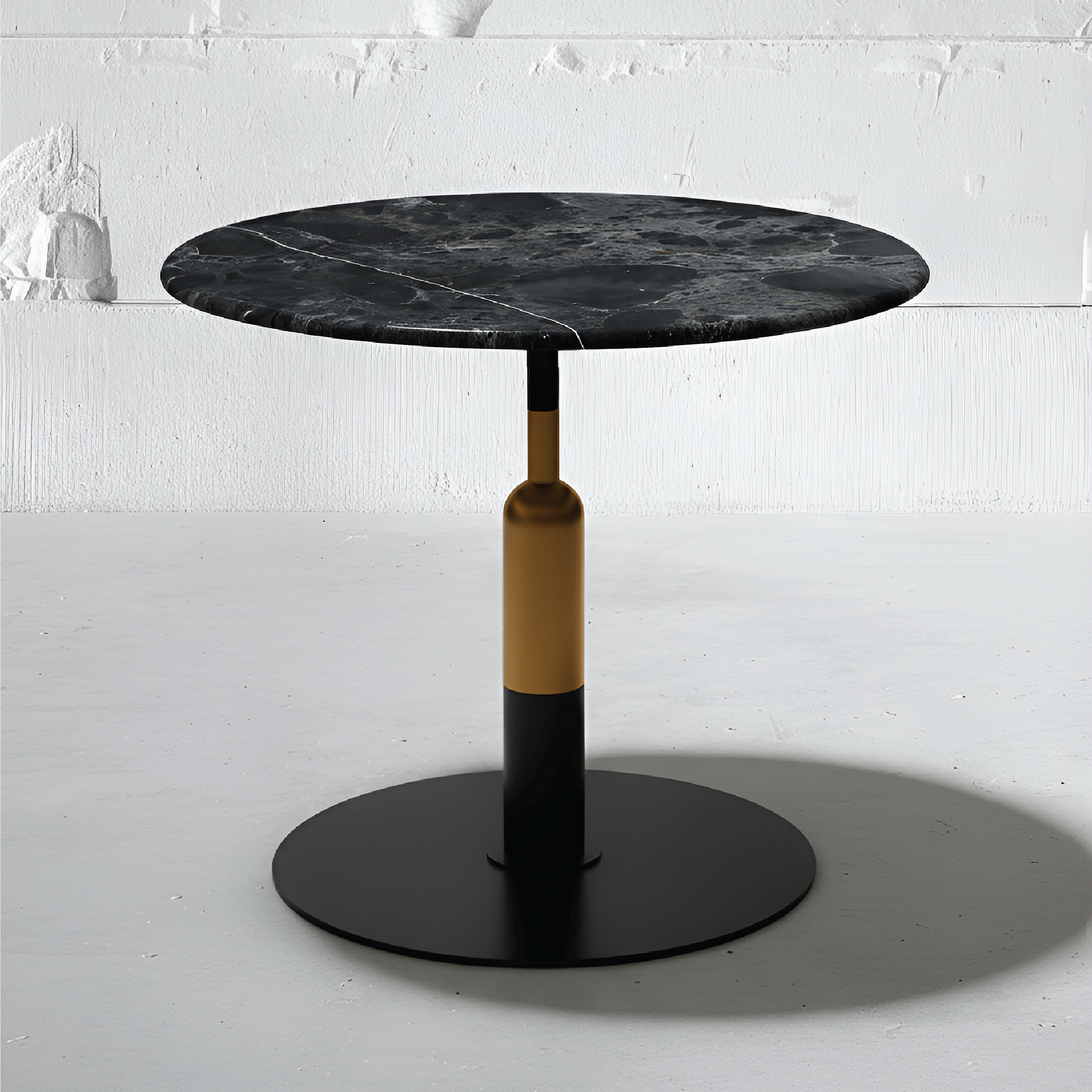 Mesa Bistró Robust en cuarcita Negro Casper con base Apollo dorada, diseño contemporáneo de lujo.