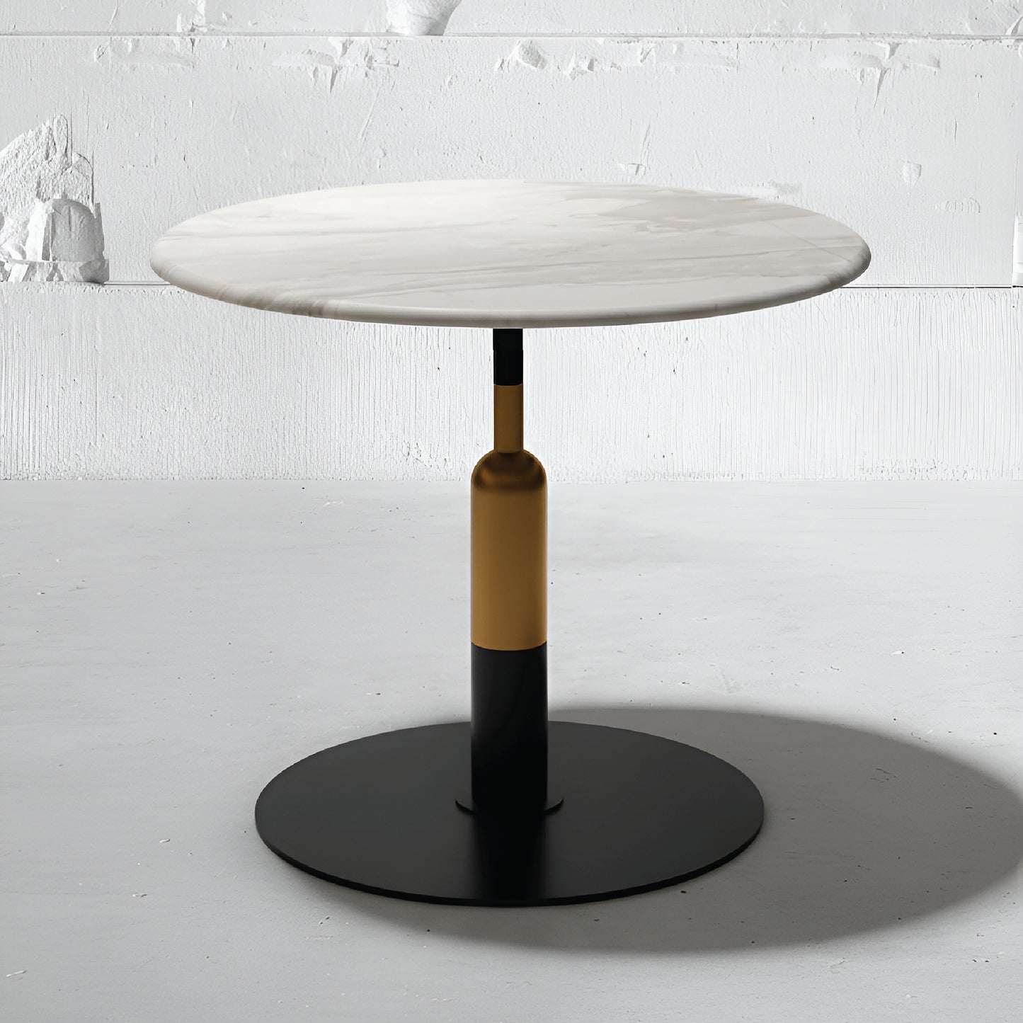 Mesa Bistró Robust con tapa de mármol Blanco Aramis y base Apollo dorada, diseño elegante para hostelería.