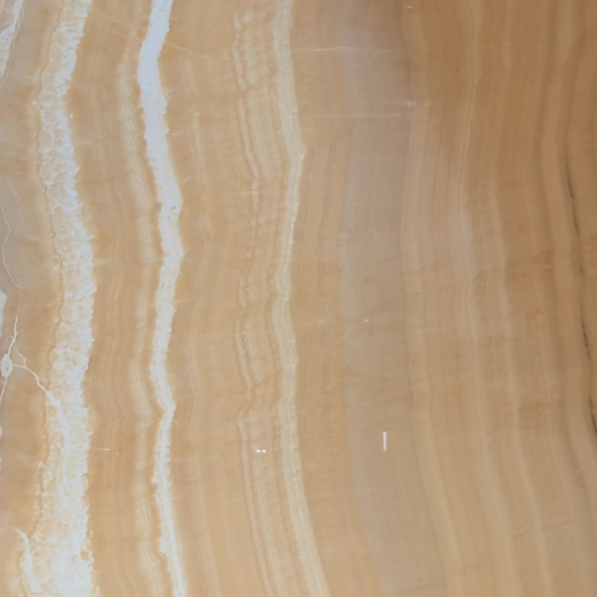 Chic Side Table in Golden Onyx