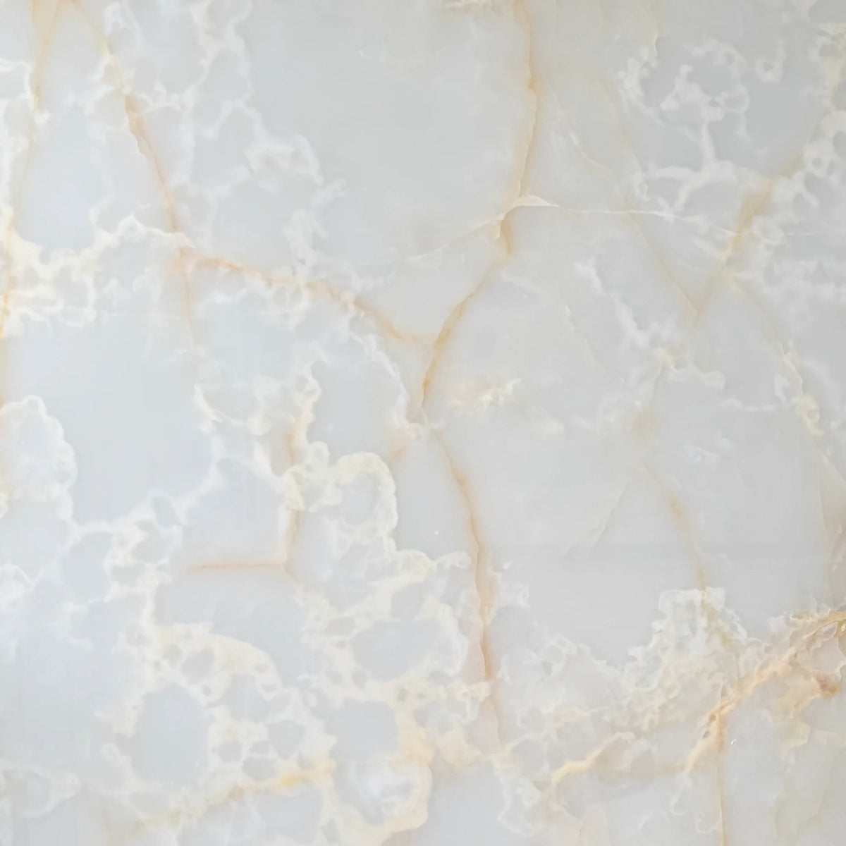 Chic Side Table in White Onyx