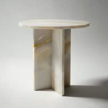 WHITE ONYX