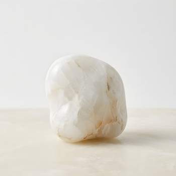 WHITE ONYX